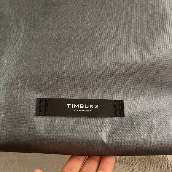 Timbuk2 Studio Tote 2165 Shiny Black Silver Crinkled - Picture 7 of 7